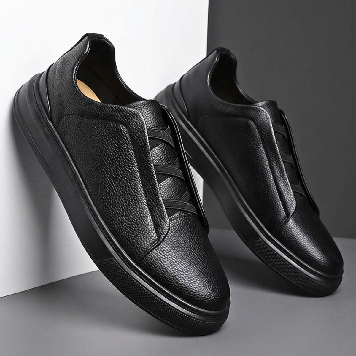 Low Top Pebbled Leather Shoes with Elastic Laces for Men - All Black
