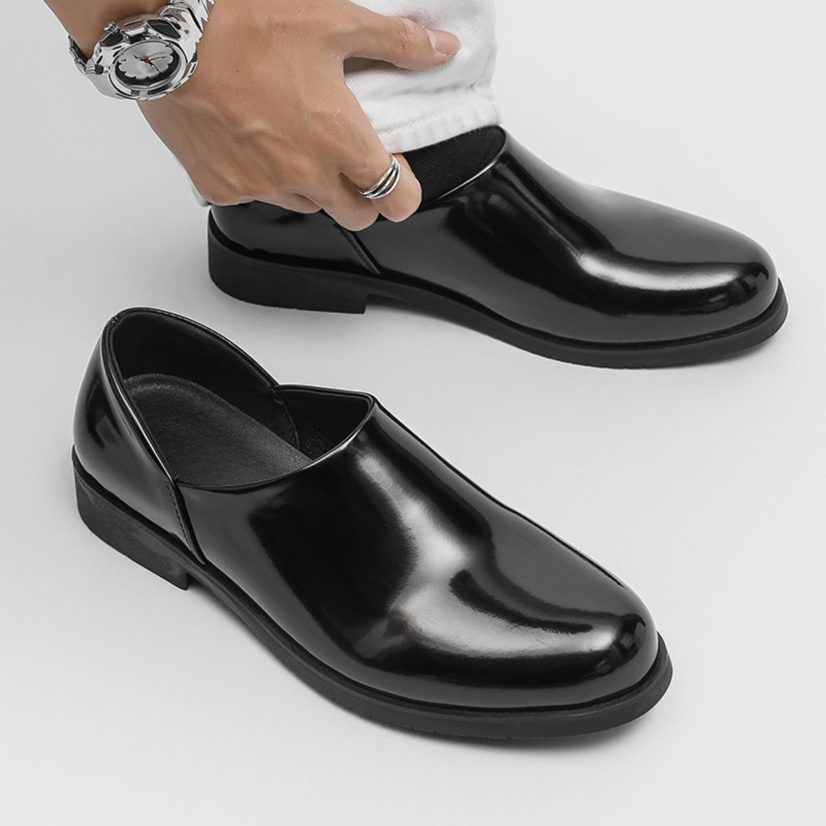 Mirror Gloss Slip-On Leather Shoes with Rounded Toe and Low Block Heel for Men - View 3