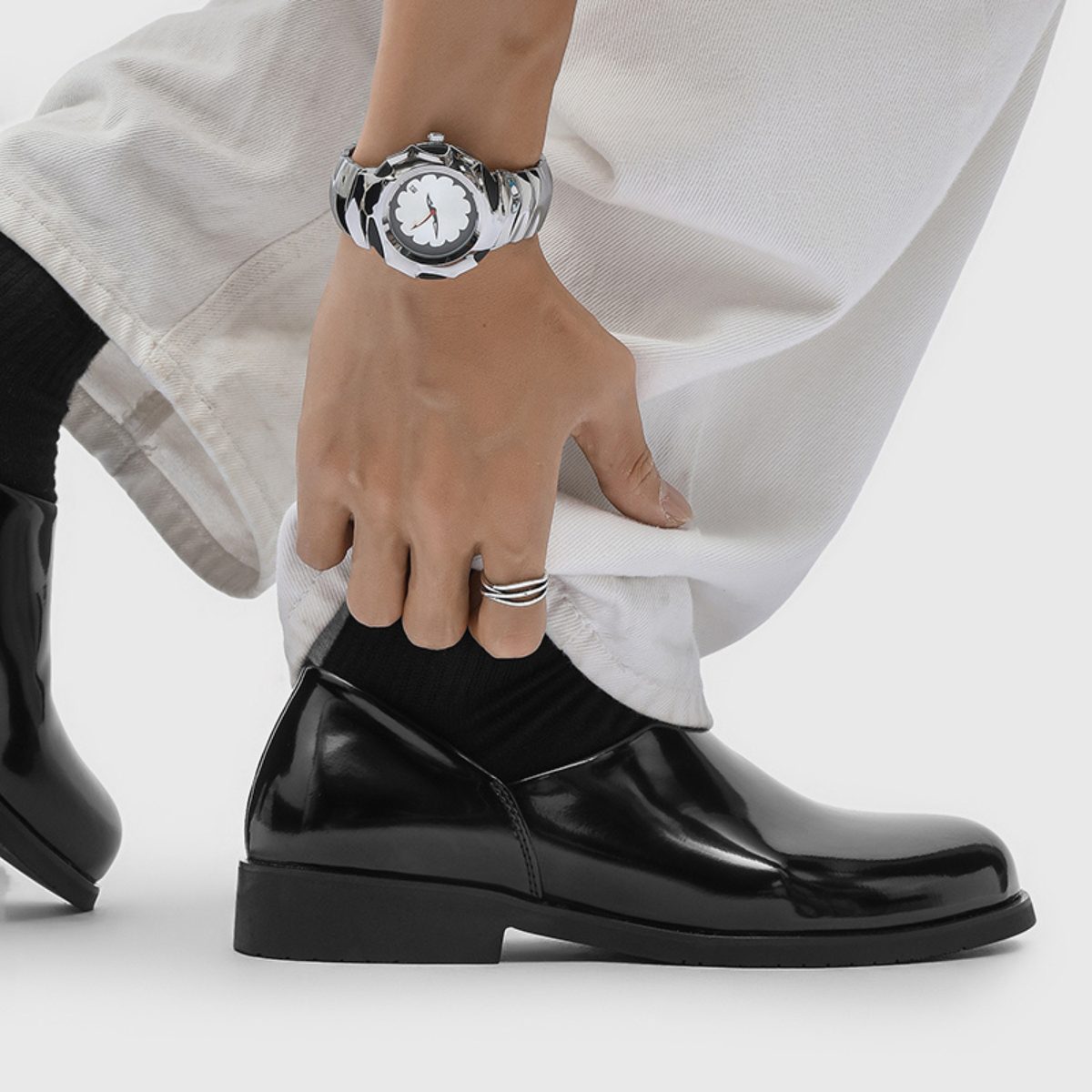 Mirror Gloss Slip-On Leather Shoes with Rounded Toe and Low Block Heel for Men - View 4
