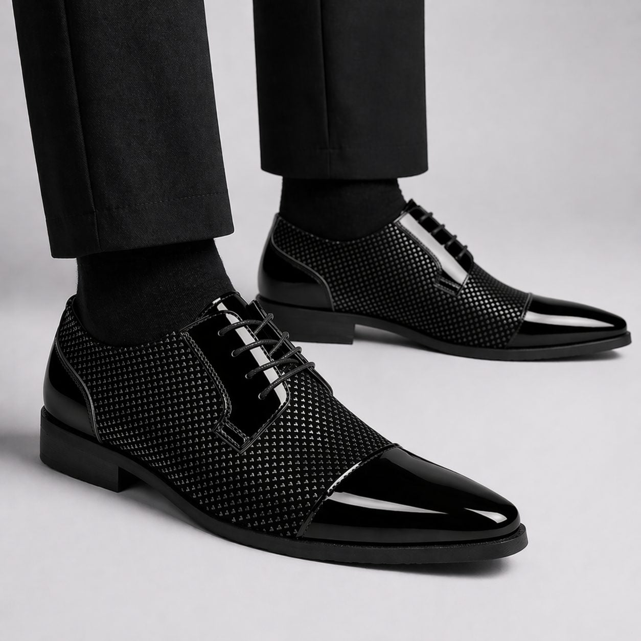 Patent Leather Pointed Toe Lace-Up Oxford Shoes for Men - View 2