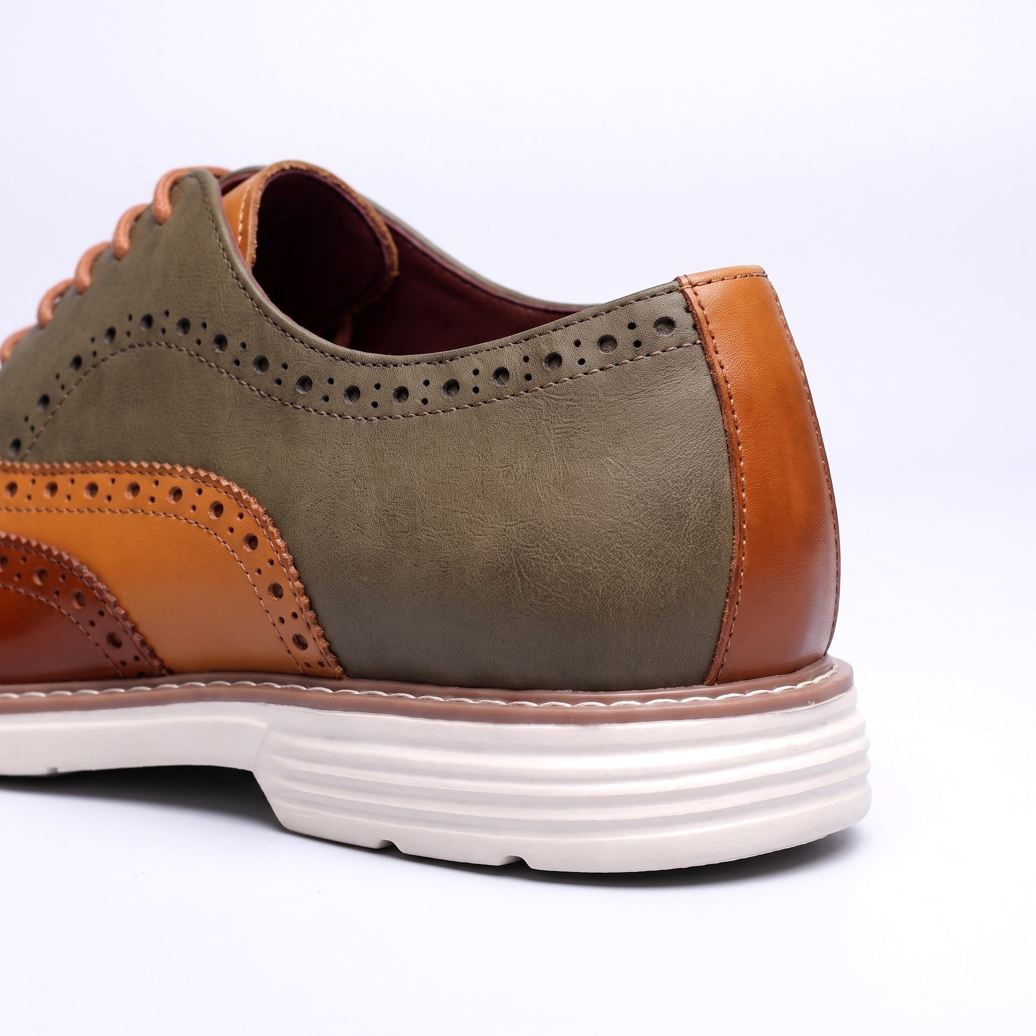 Two-Tone Wingtip Brogue Oxford Shoes with Lace-Up Closure for Men - View 5